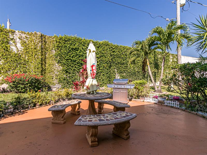 Image 25 of 45 For 1000 11th Ave  #2e