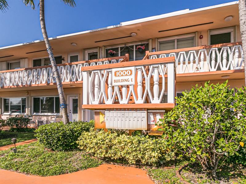 Image 6 of 45 For 1000 11th Ave  #2e