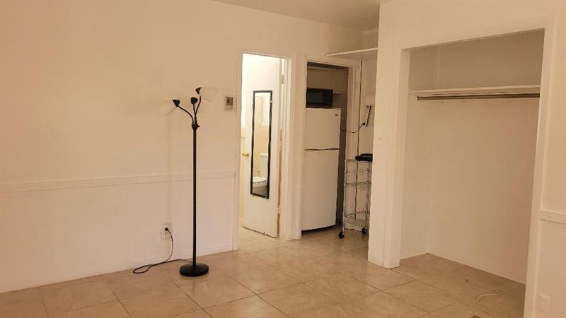 Image 3 of 6 For 728 19th Ave
