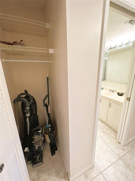 Image 17 of 38 For 2902 Victoria Circle  E-3