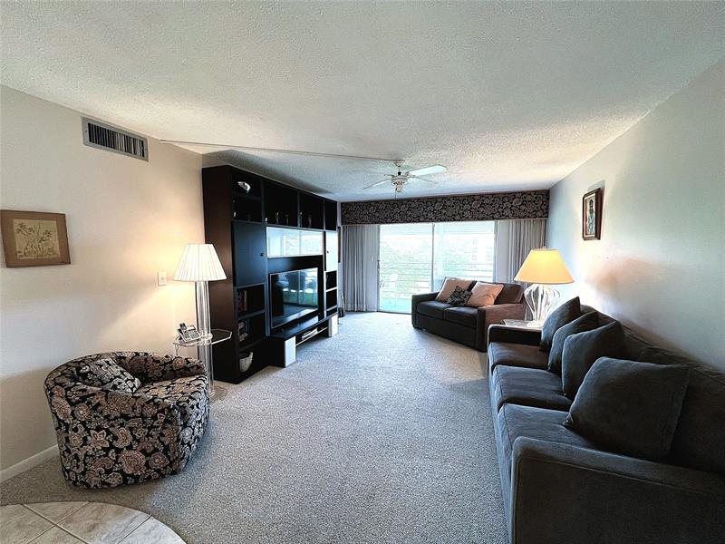 Image 19 of 38 For 2902 Victoria Circle  E-3