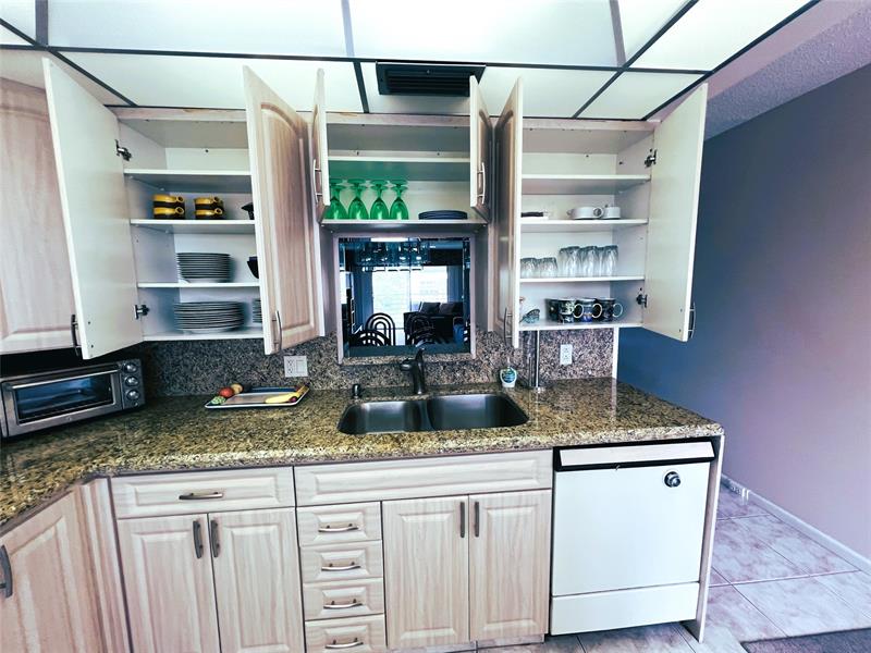 Image 24 of 38 For 2902 Victoria Circle  E-3