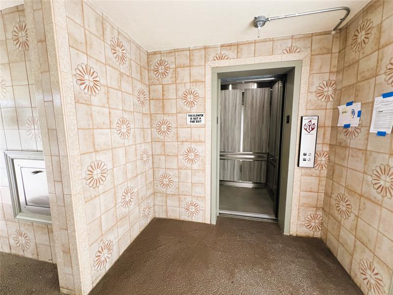 Image 29 of 38 For 2902 Victoria Circle  E-3