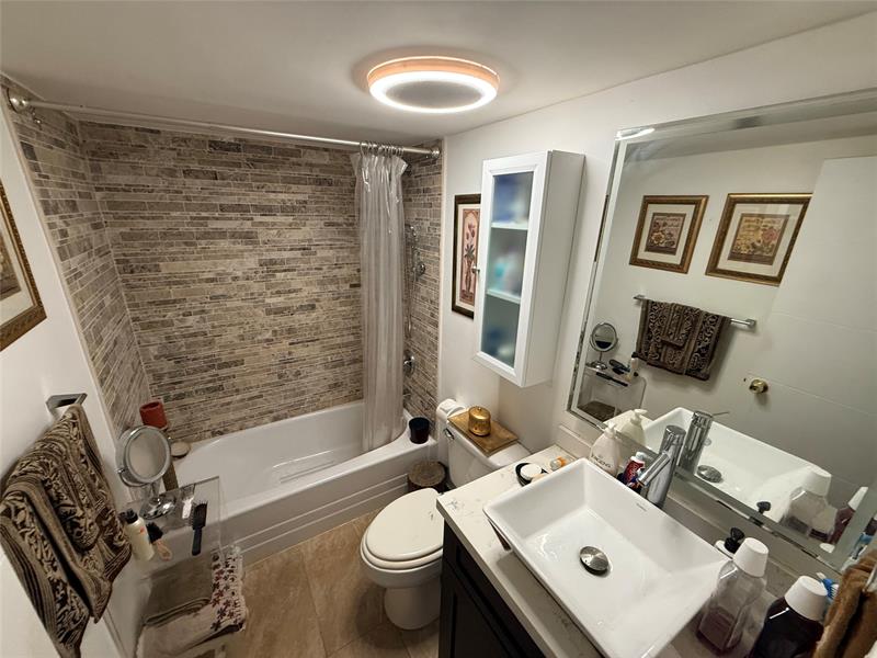 Image 11 of 18 For 3212 12th St  303