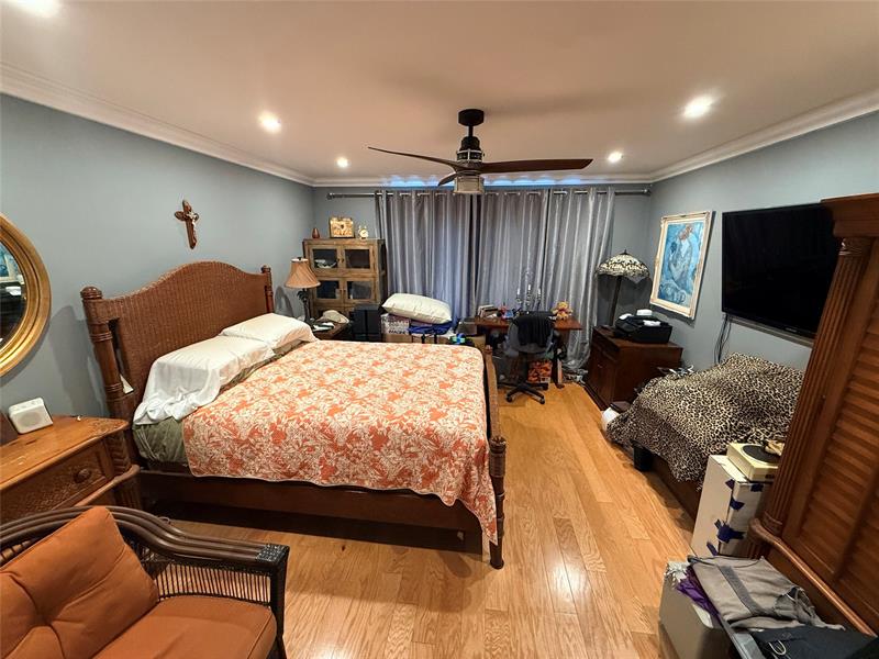 Image 9 of 18 For 3212 12th St  303