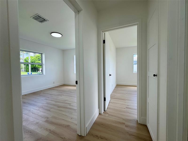 Image 14 of 30 For 1008 Mango Isle