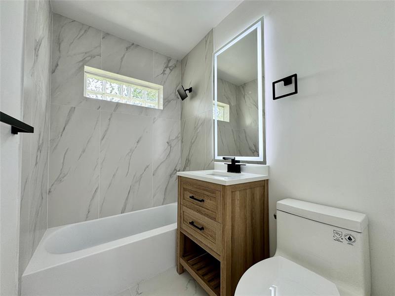 Image 17 of 30 For 1008 Mango Isle