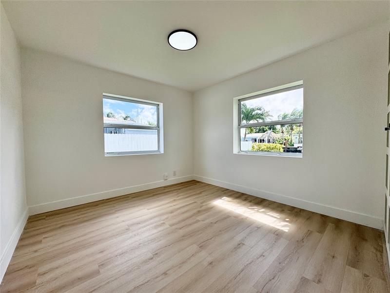 Image 18 of 30 For 1008 Mango Isle