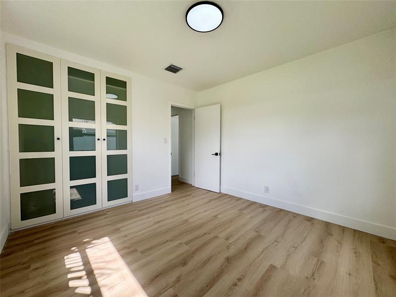 Image 19 of 30 For 1008 Mango Isle