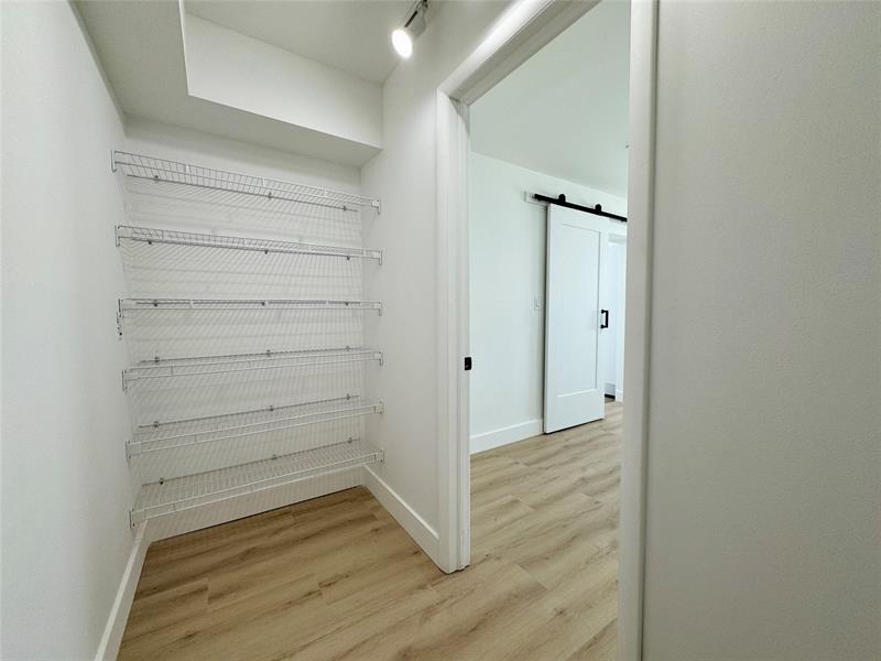 Image 22 of 30 For 1008 Mango Isle