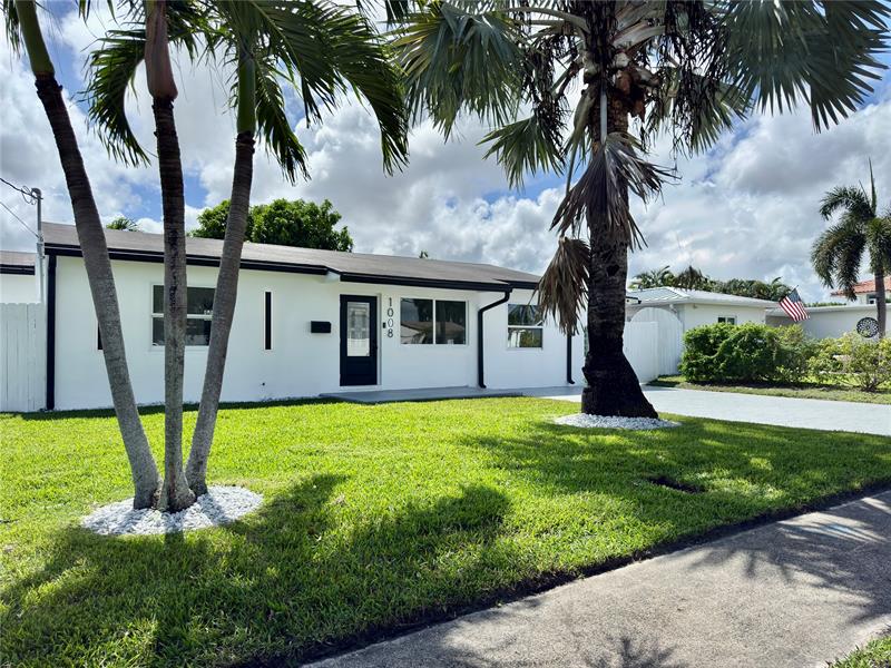 Image 3 of 30 For 1008 Mango Isle