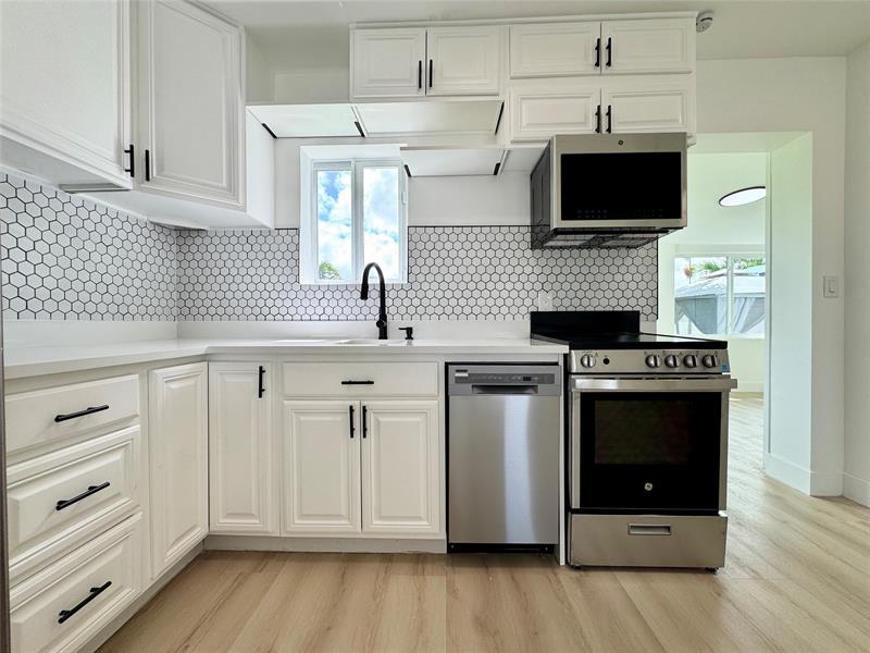 Image 7 of 30 For 1008 Mango Isle