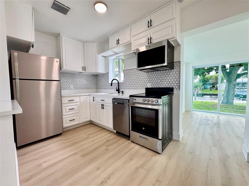 Image 9 of 30 For 1008 Mango Isle