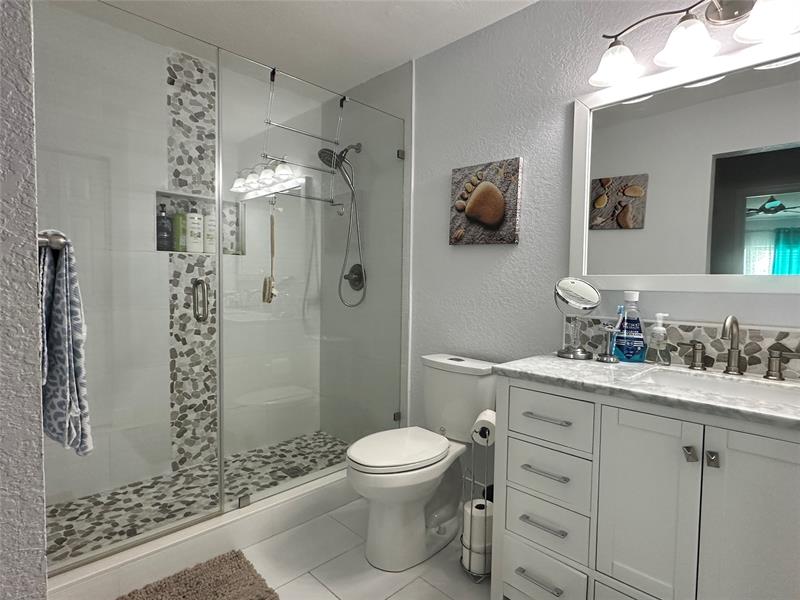 Image 17 of 19 For 9208 80th St