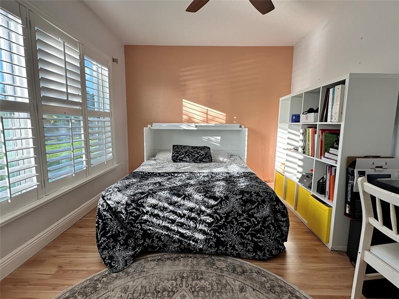 Image 9 of 19 For 9208 80th St