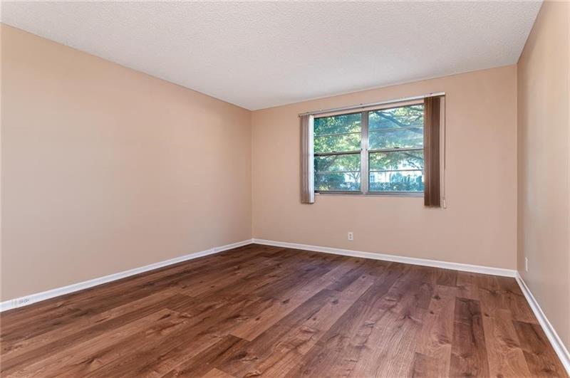 Image 11 of 25 For 1601 Abaco Dr  D1