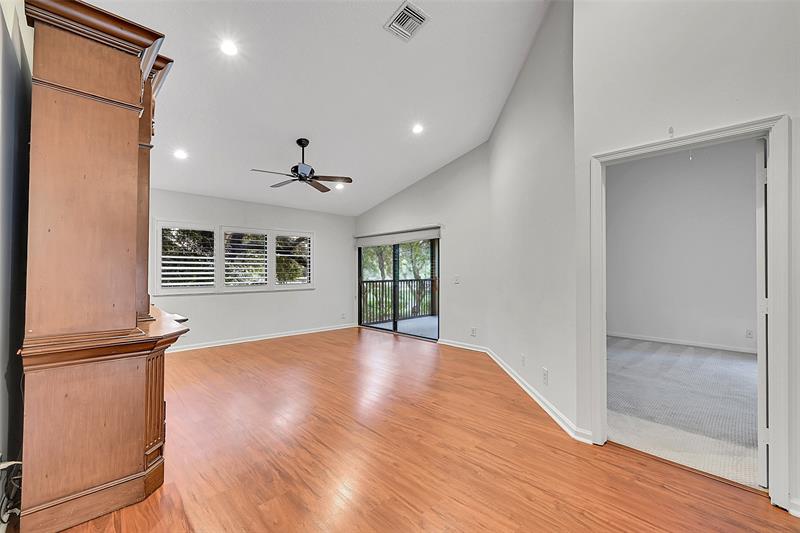 Image 5 of 25 For 1002 105th Way