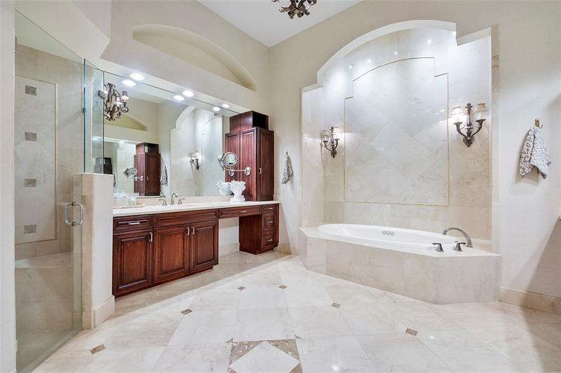 Image 20 of 49 For 10253 66th Dr