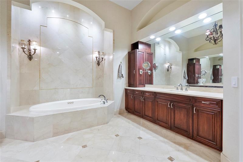 Image 21 of 49 For 10253 66th Dr