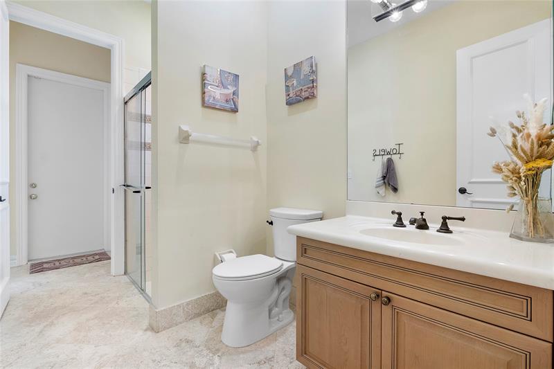 Image 25 of 49 For 10253 66th Dr