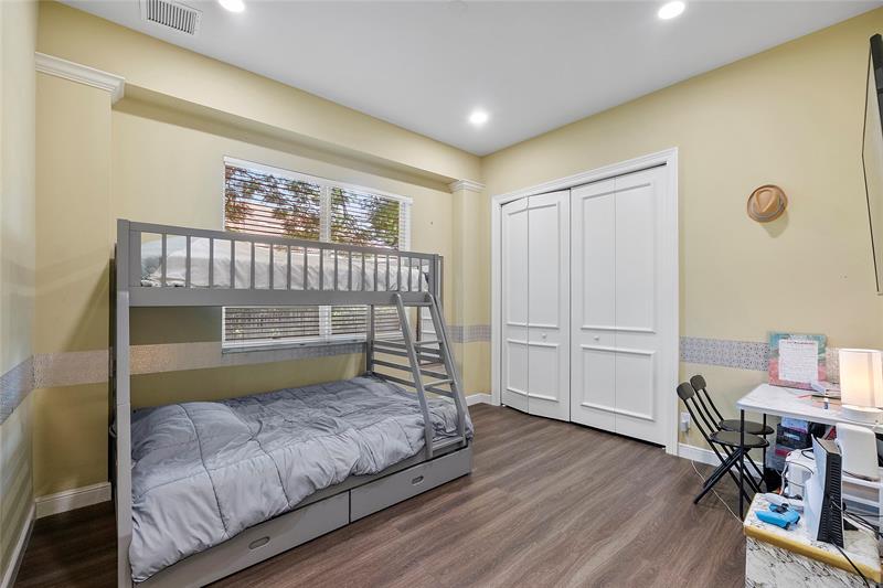 Image 27 of 49 For 10253 66th Dr