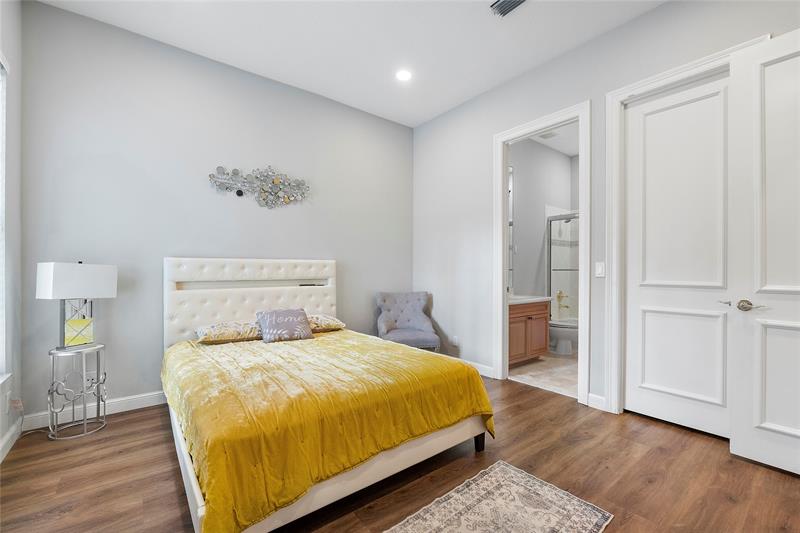 Image 30 of 49 For 10253 66th Dr