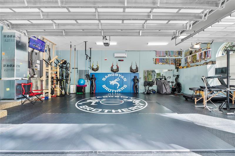 Image 42 of 49 For 10253 66th Dr