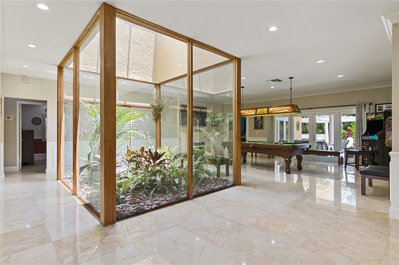 Image 19 of 69 For 16686 Golfview Dr