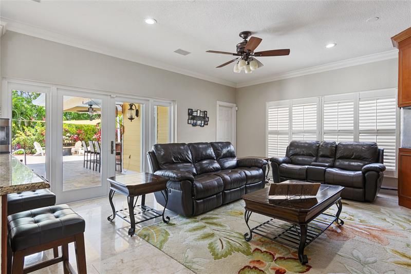 Image 23 of 69 For 16686 Golfview Dr