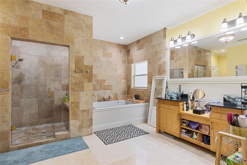 Image 30 of 69 For 16686 Golfview Dr