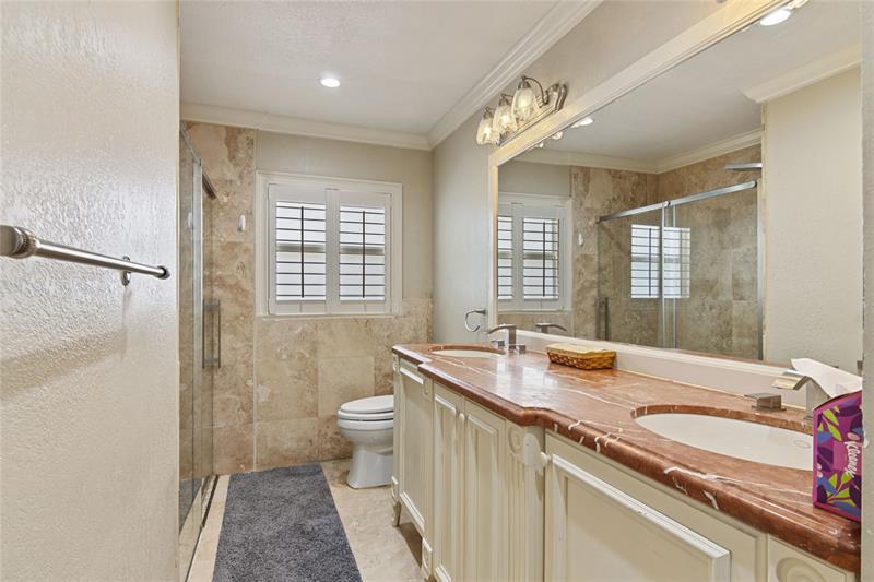 Image 33 of 69 For 16686 Golfview Dr