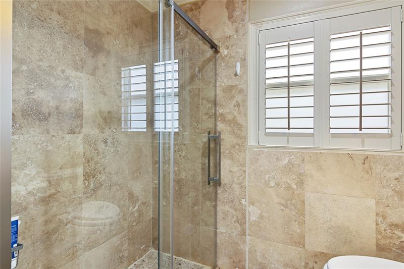 Image 34 of 69 For 16686 Golfview Dr