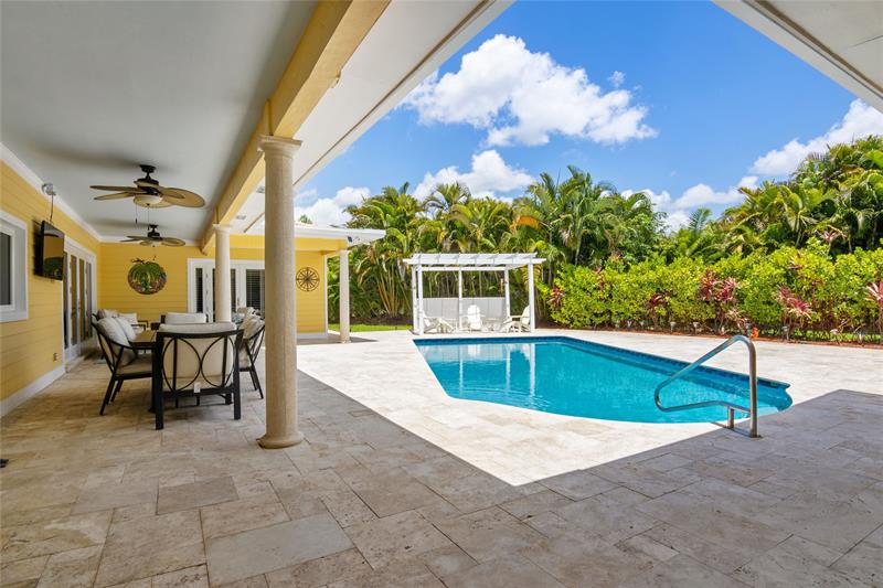 Image 36 of 69 For 16686 Golfview Dr