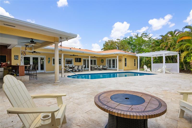 Image 37 of 69 For 16686 Golfview Dr