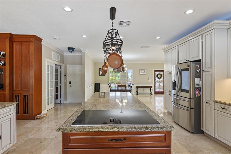 Image 4 of 69 For 16686 Golfview Dr