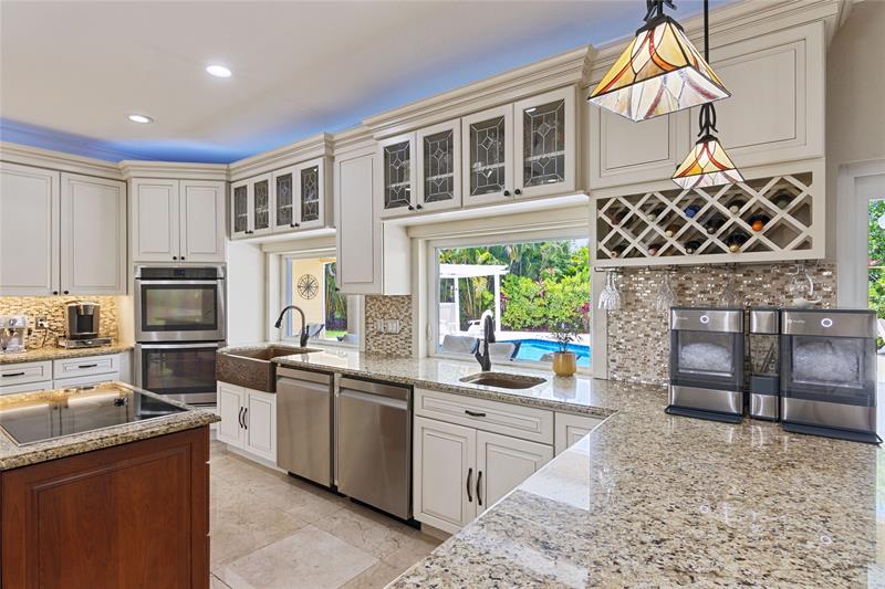 Image 6 of 69 For 16686 Golfview Dr