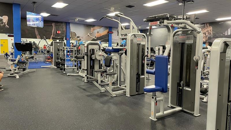 Image 64 of 69 For 16686 Golfview Dr