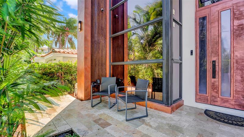 Image 13 of 73 For 609 Poinciana Dr