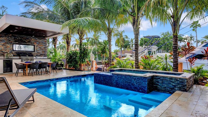 Image 14 of 73 For 609 Poinciana Dr