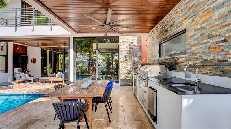 Image 19 of 73 For 609 Poinciana Dr