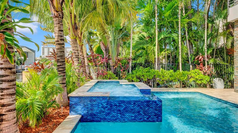 Image 23 of 73 For 609 Poinciana Dr