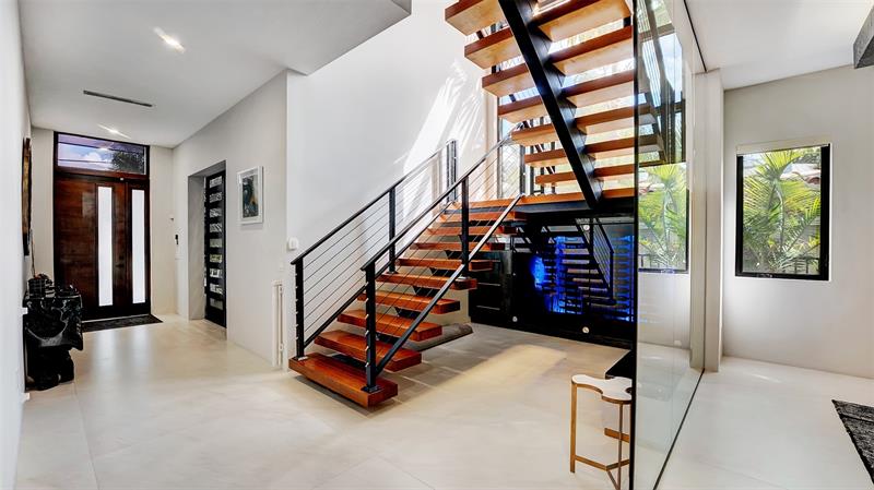 Image 31 of 73 For 609 Poinciana Dr