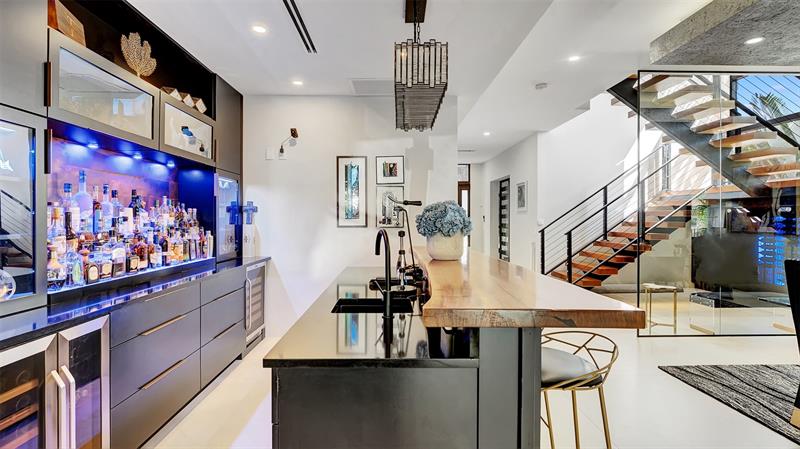 Image 34 of 73 For 609 Poinciana Dr