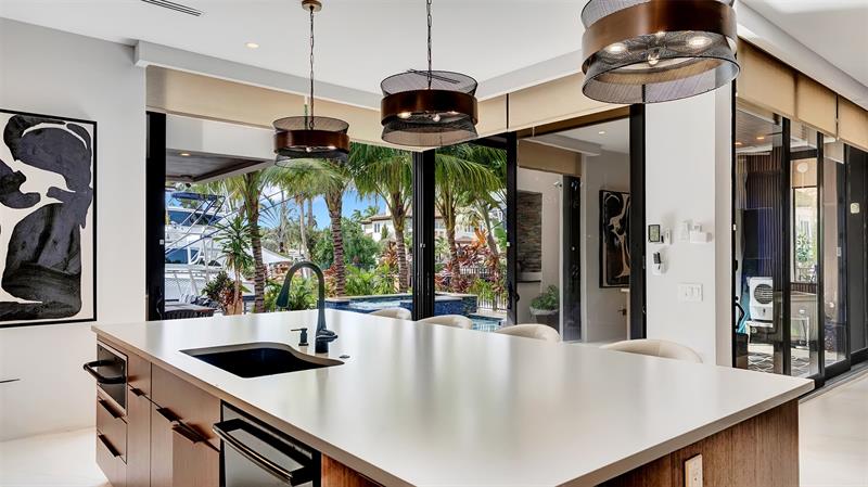 Image 38 of 73 For 609 Poinciana Dr