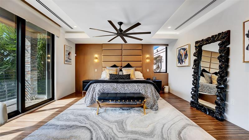 Image 48 of 73 For 609 Poinciana Dr