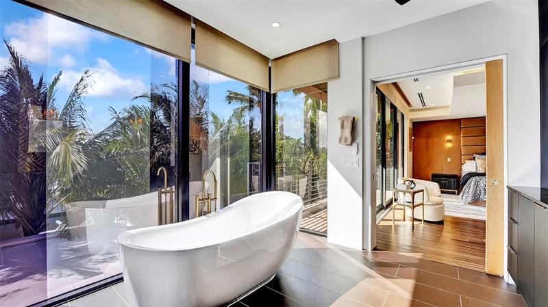 Image 52 of 73 For 609 Poinciana Dr