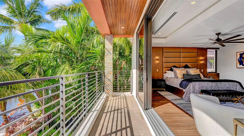 Image 54 of 73 For 609 Poinciana Dr