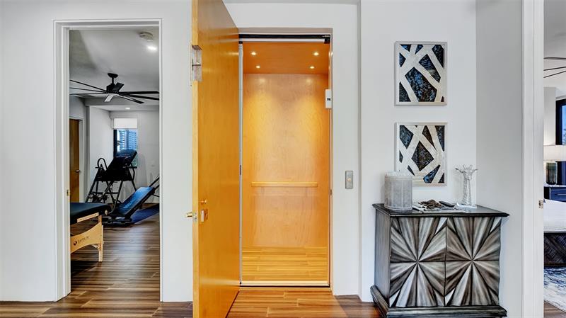 Image 60 of 73 For 609 Poinciana Dr