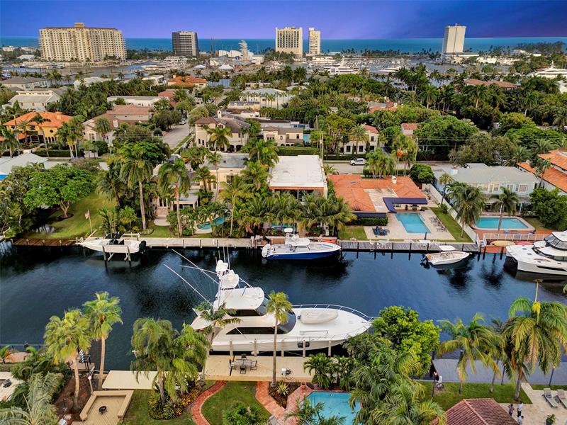 Image 9 of 73 For 609 Poinciana Dr