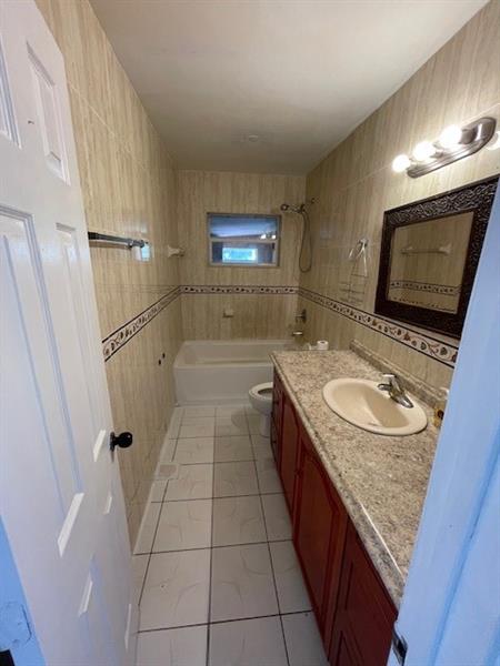 Image 9 of 11 For 19530 11th Ave